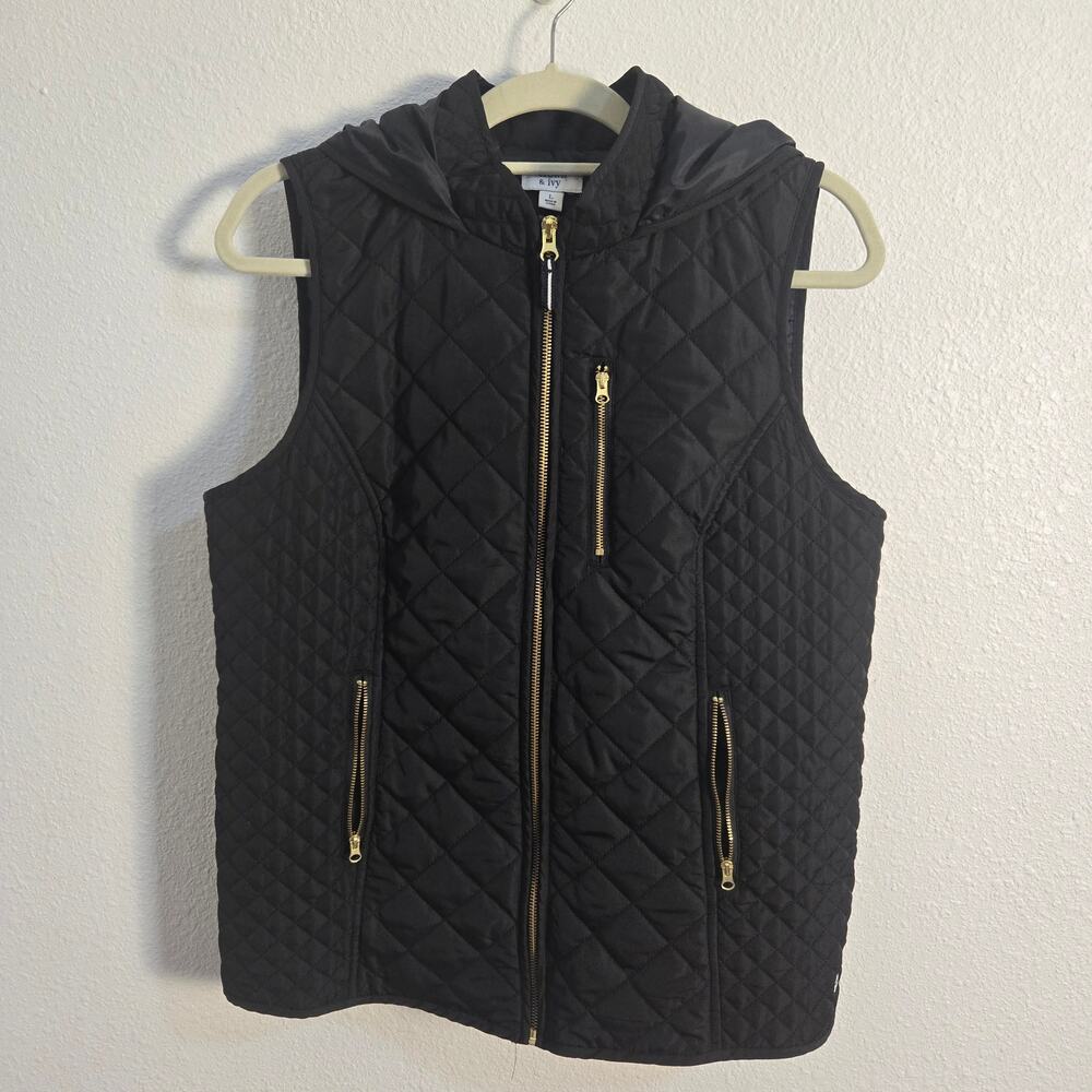 Crown & Ivy Women's Black Puffer Vest with Hood Size Large